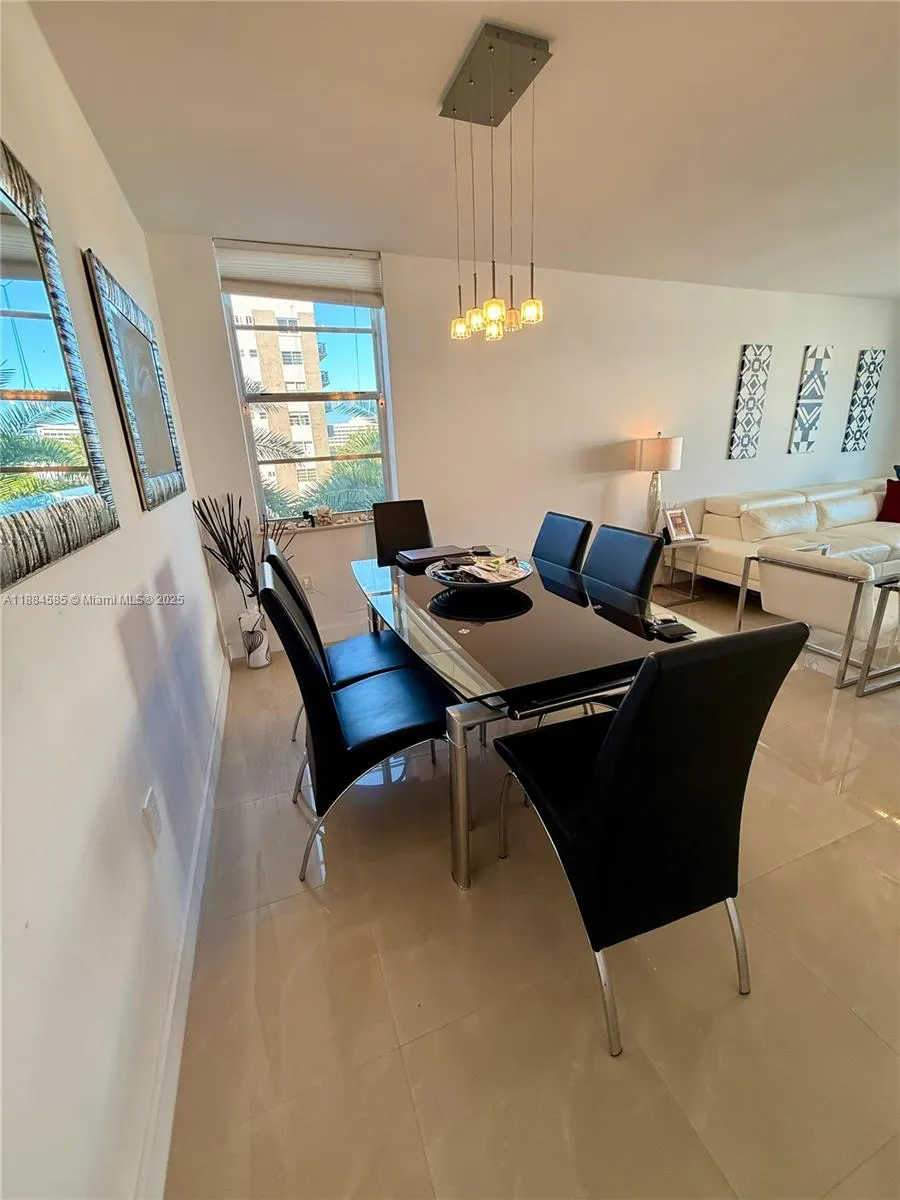4142 N Jefferson Ave, #4D
