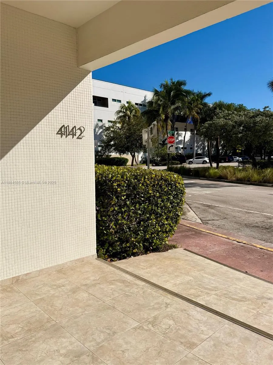 4142 N Jefferson Ave, #4D