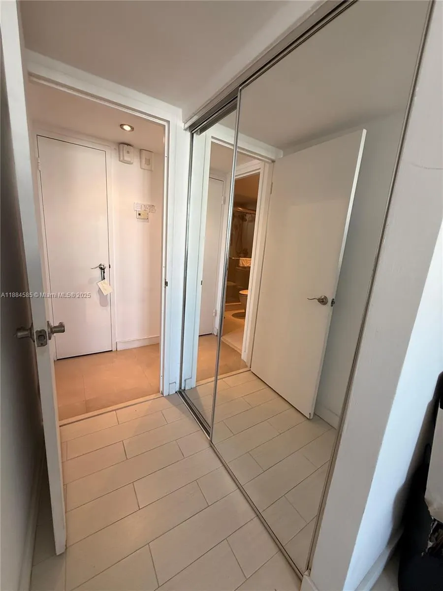 4142 N Jefferson Ave, #4D