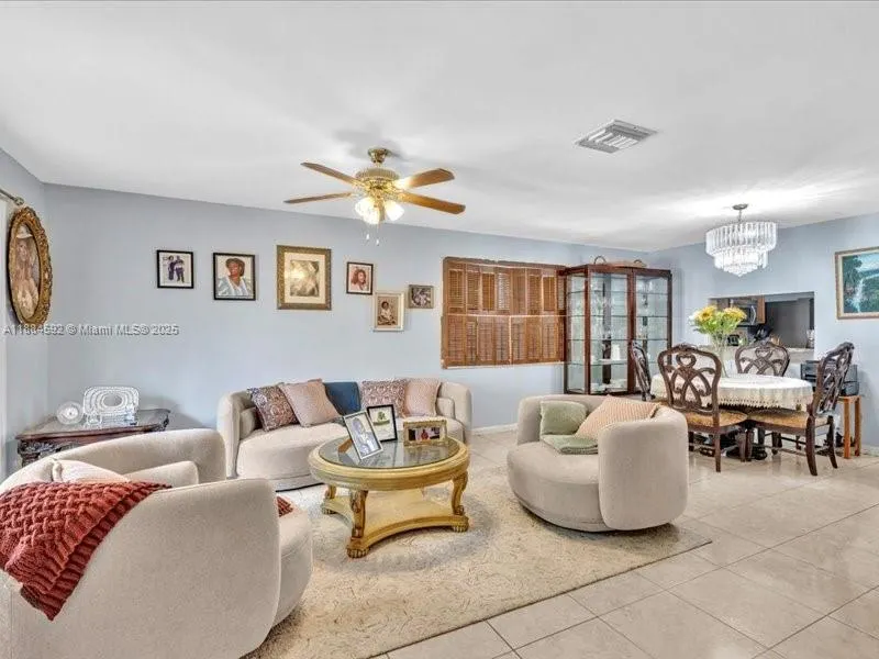 9900 SW 12 st