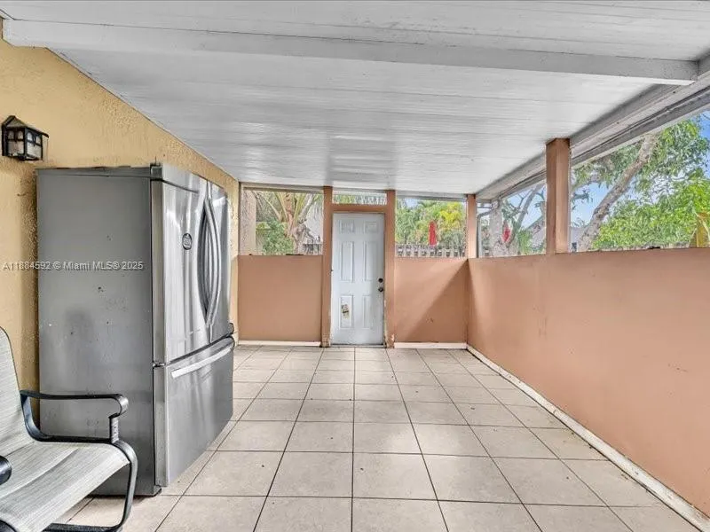 9900 SW 12 st