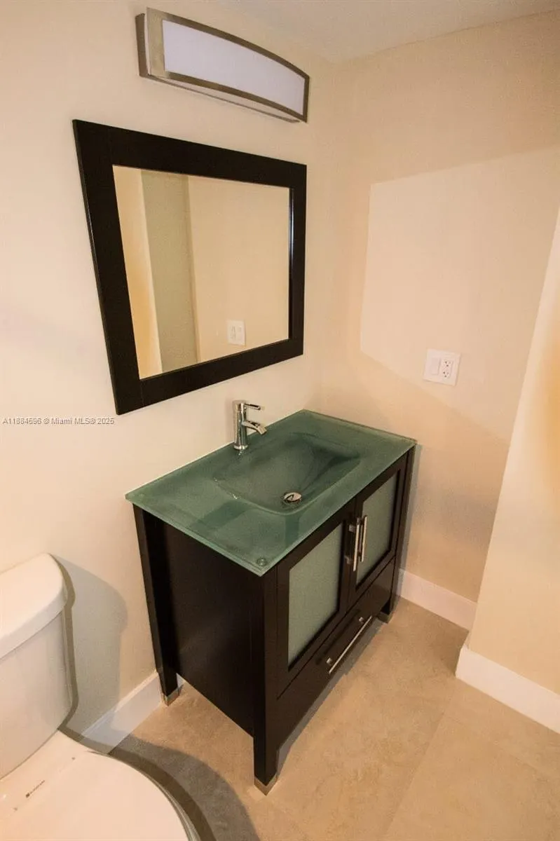 20301 W Country Club Dr, #1122