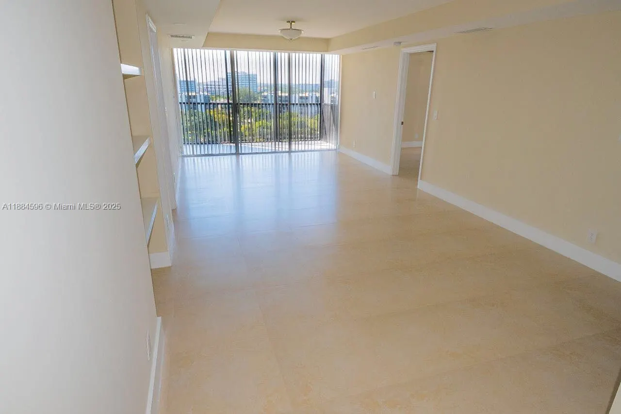 20301 W Country Club Dr, #1122