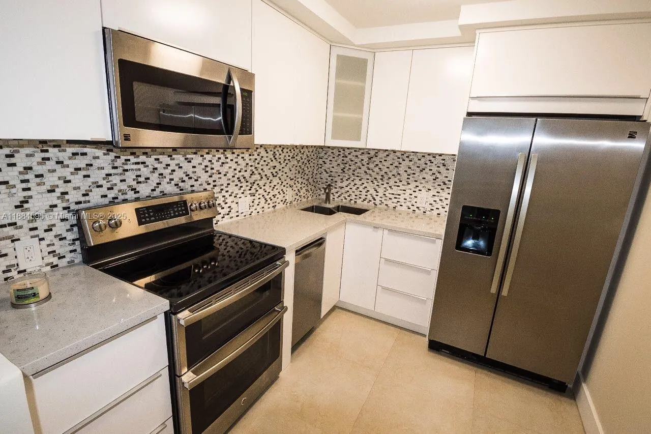 20301 W Country Club Dr, #1122