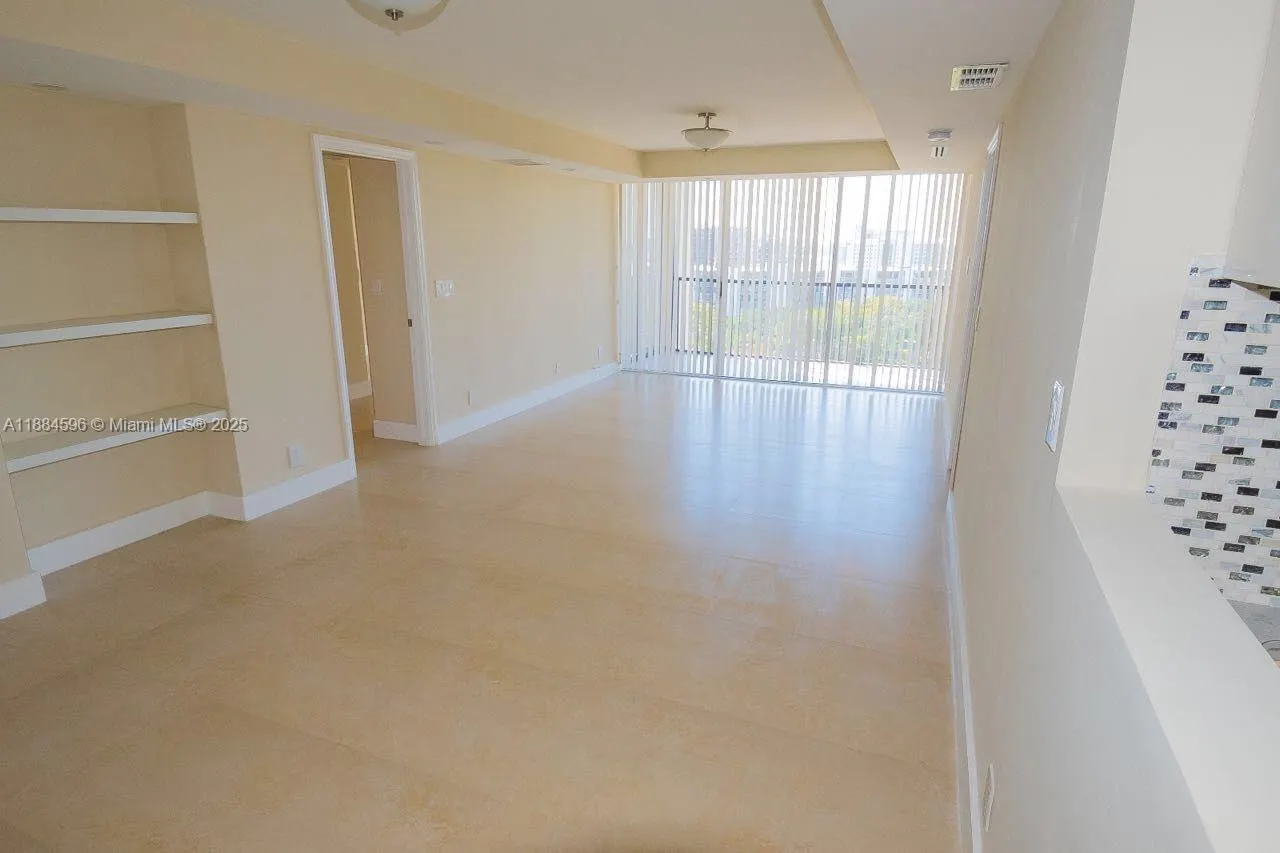 20301 W Country Club Dr, #1122