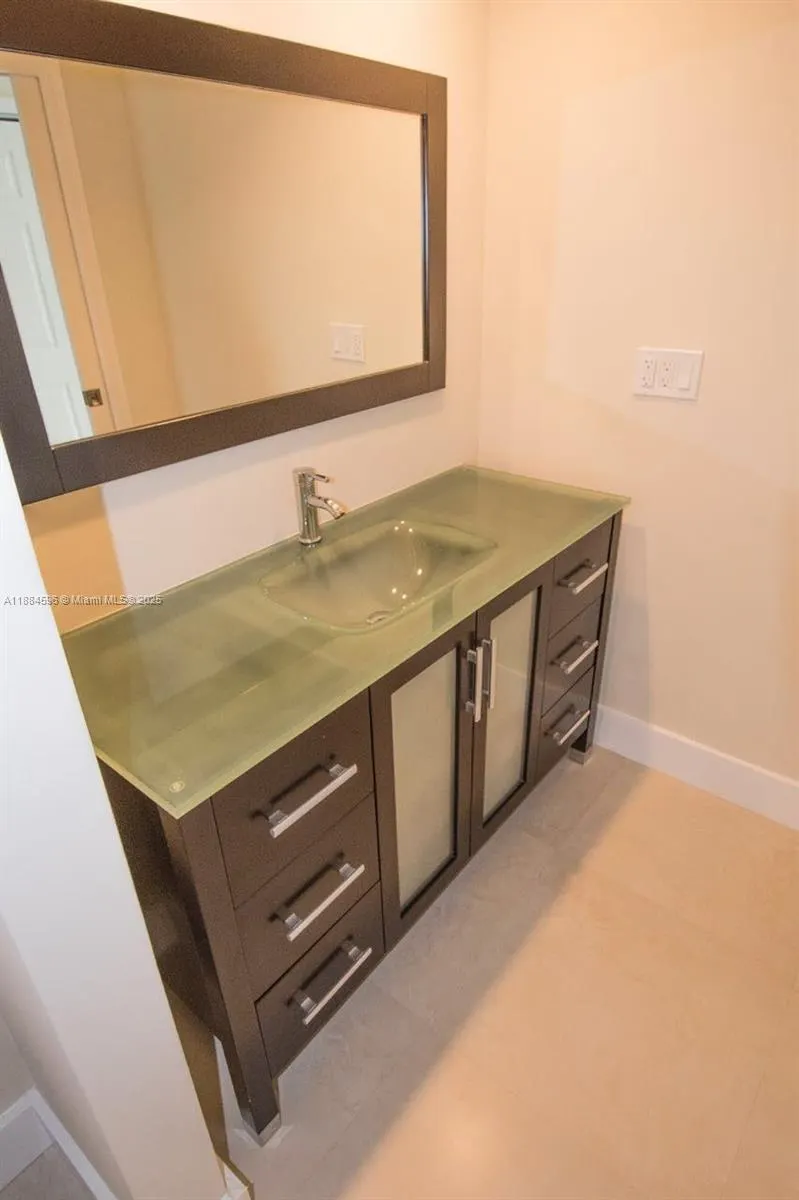 20301 W Country Club Dr, #1122