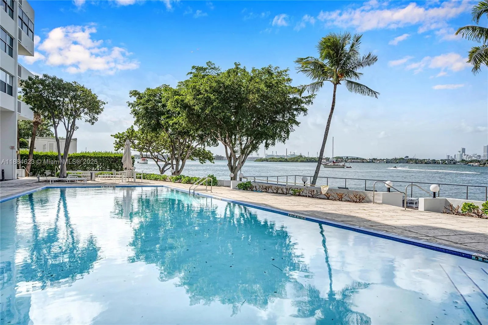 3 Island Ave, #08I