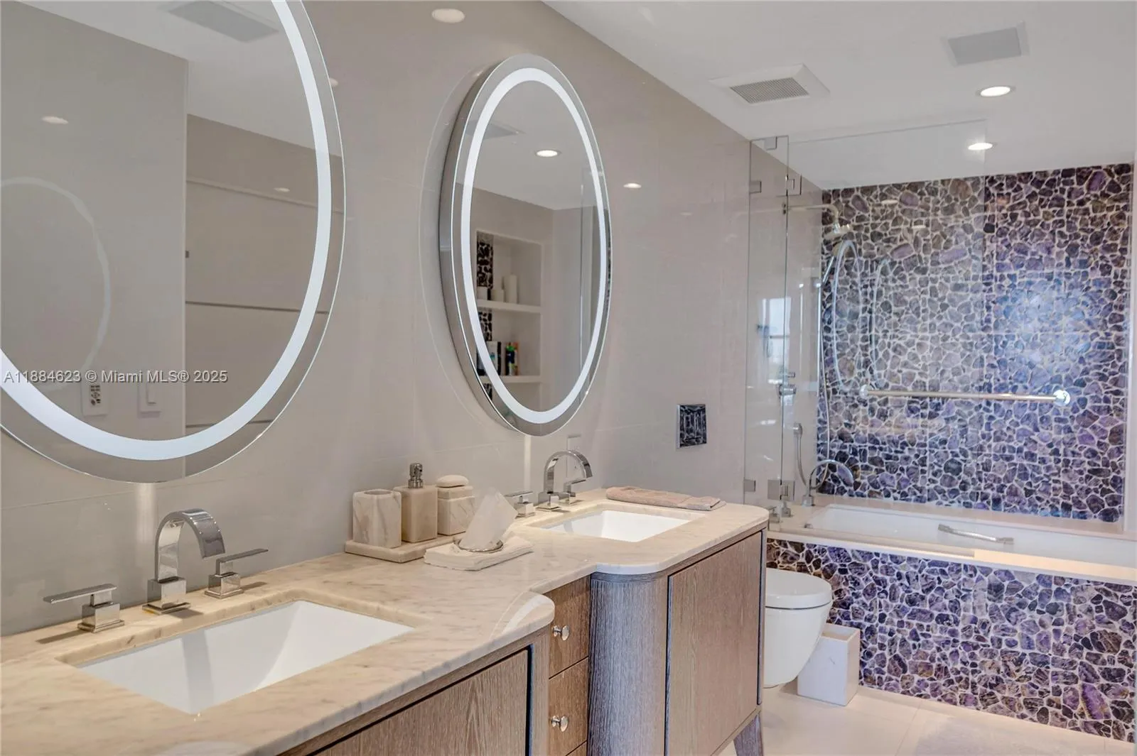 3 Island Ave, #08I