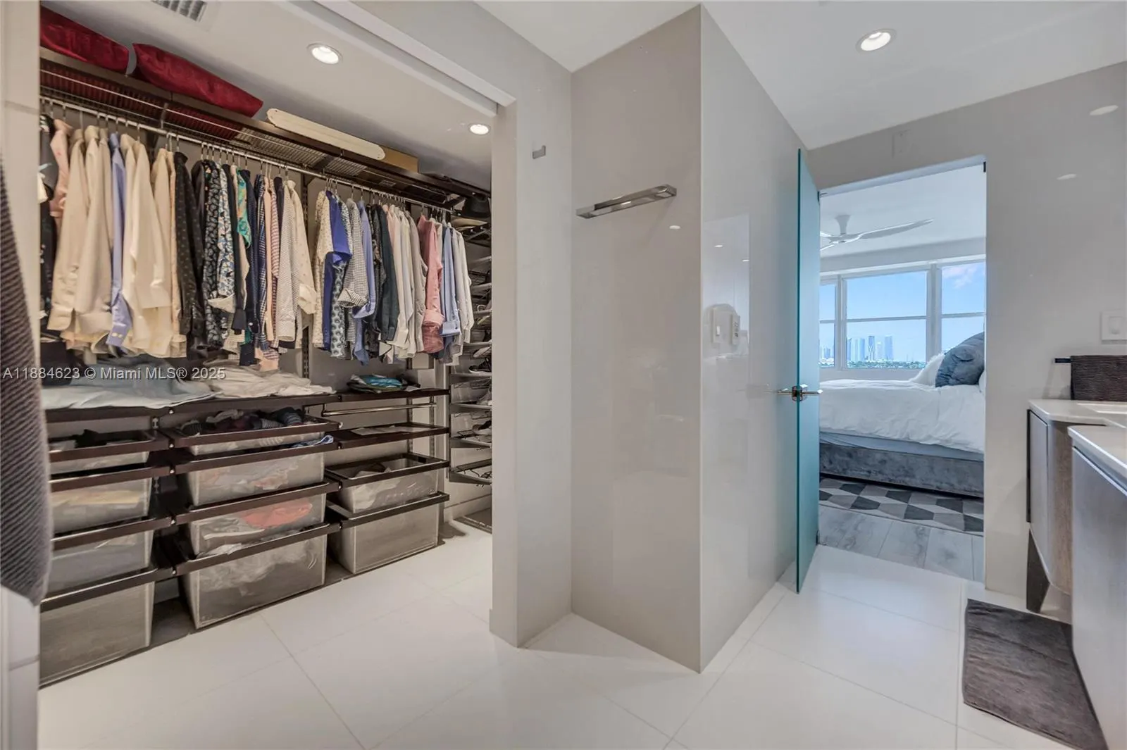 3 Island Ave, #08I