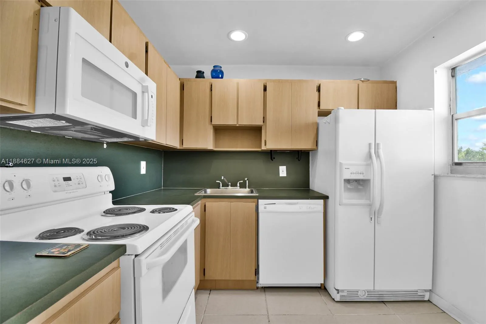 618 Euclid Ave, #303