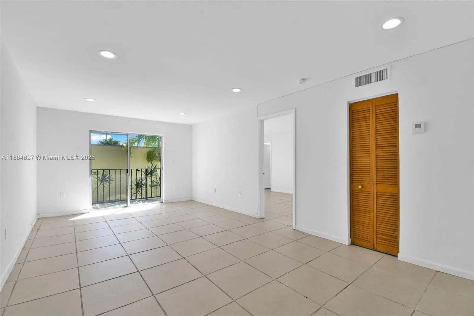 618 Euclid Ave, #303
