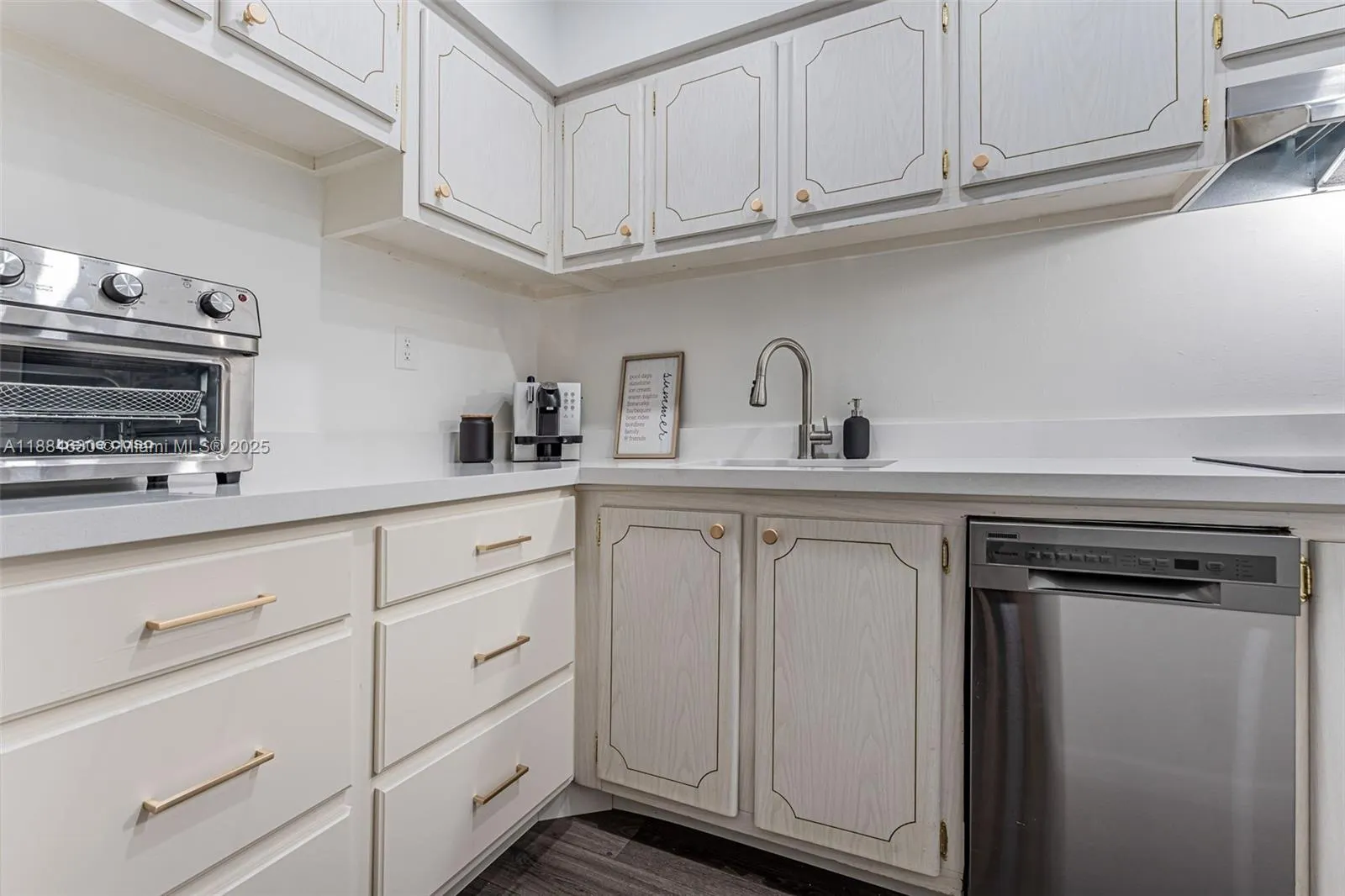 1000 West Ave, #432