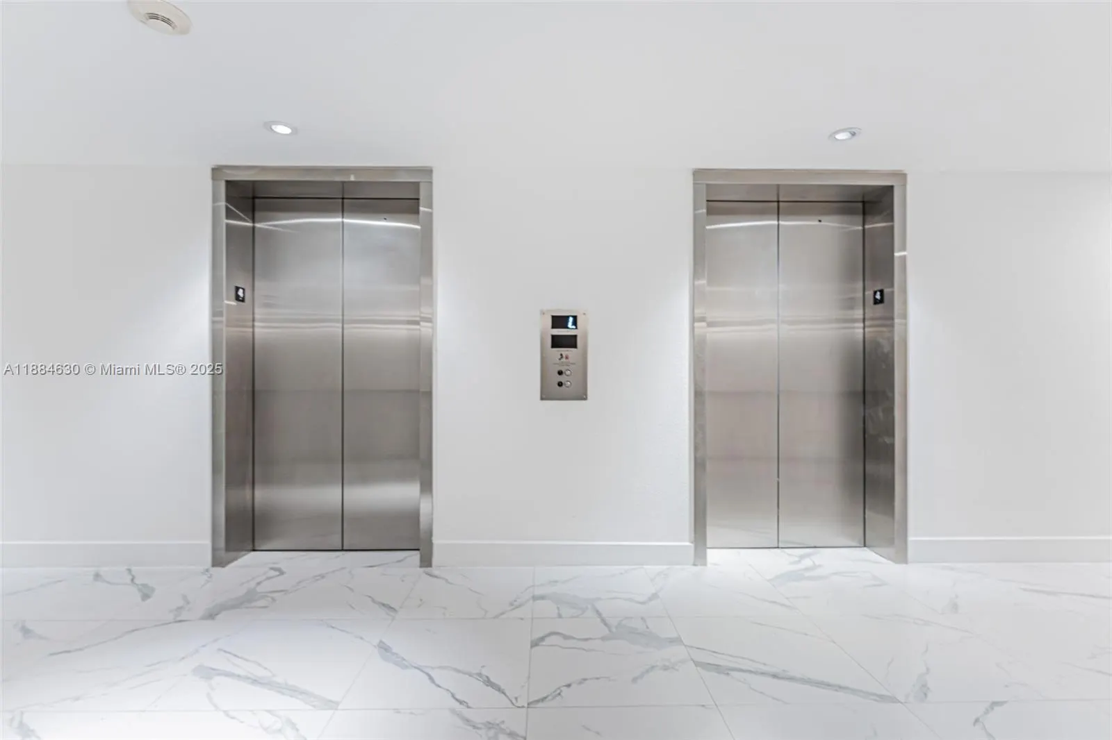 1000 West Ave, #432