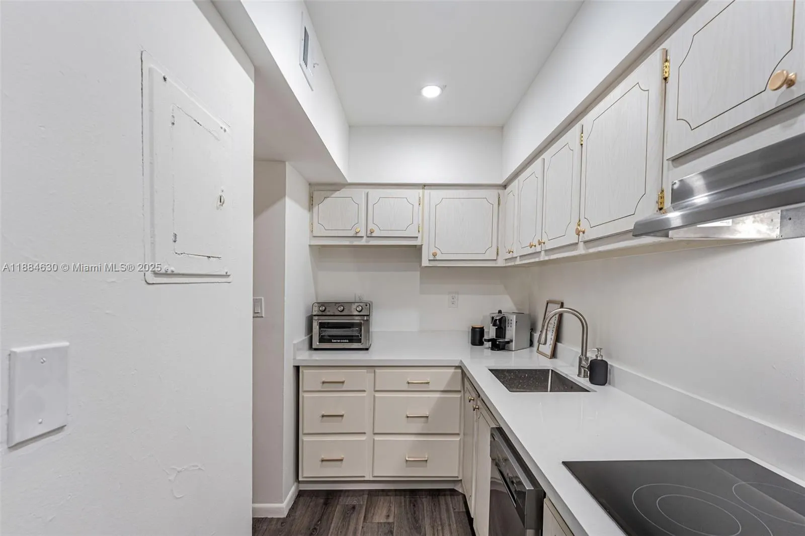 1000 West Ave, #432