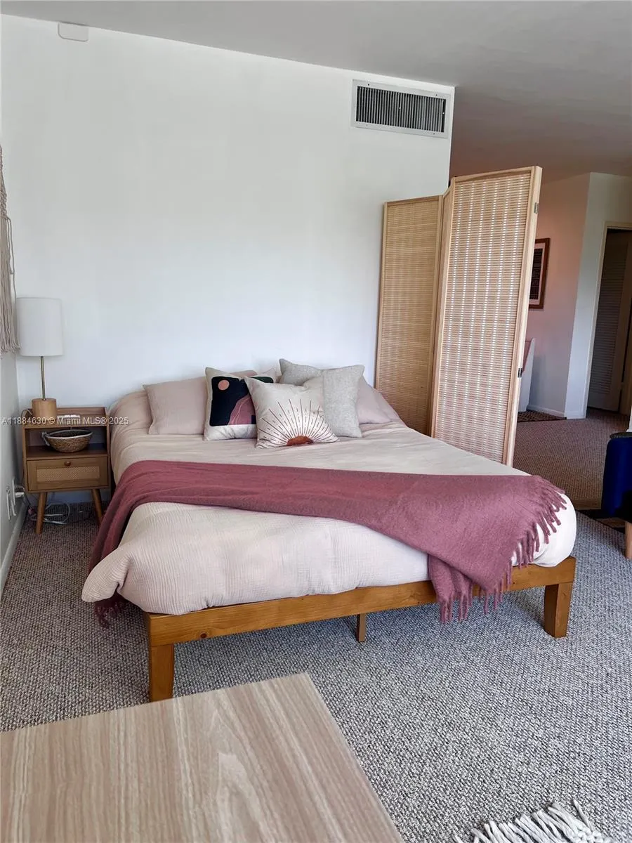 1000 West Ave, #432