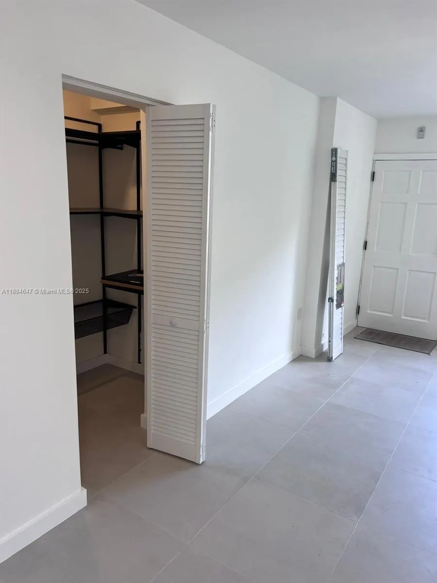 7820 NE Bayshore Ct, #101