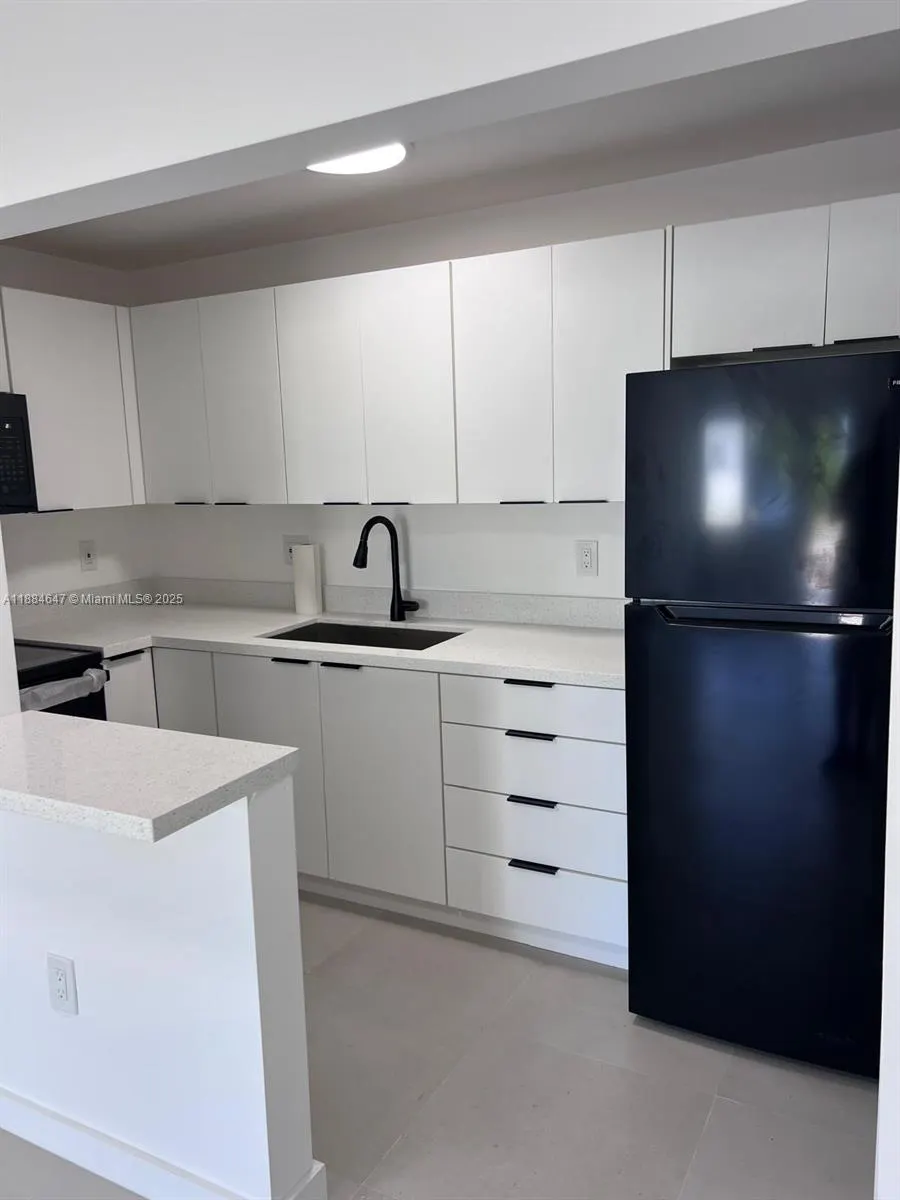 7820 NE Bayshore Ct, #101