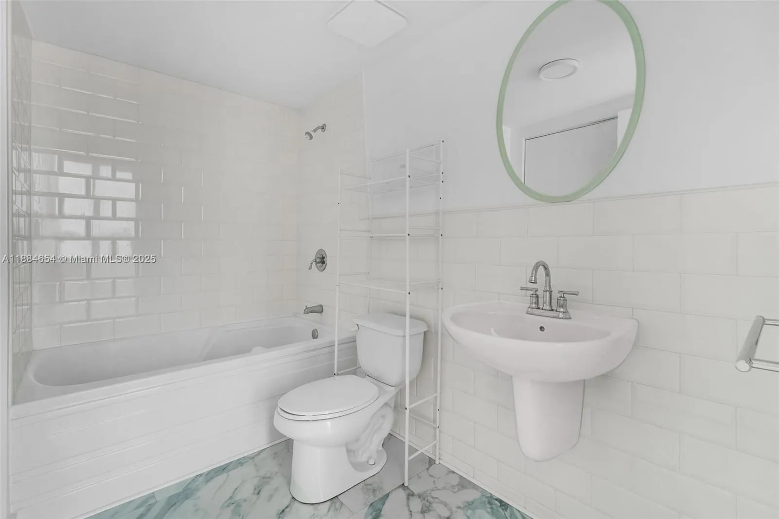 690 SW 1 CT, #PHII 19