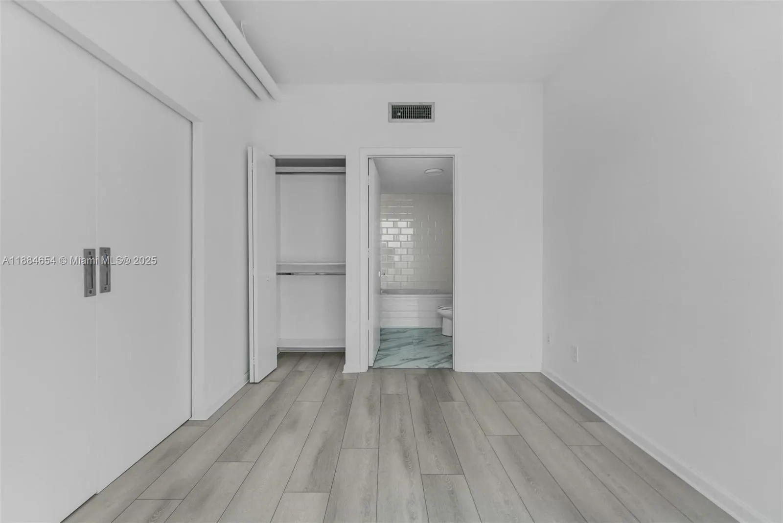 690 SW 1 CT, #PHII 19