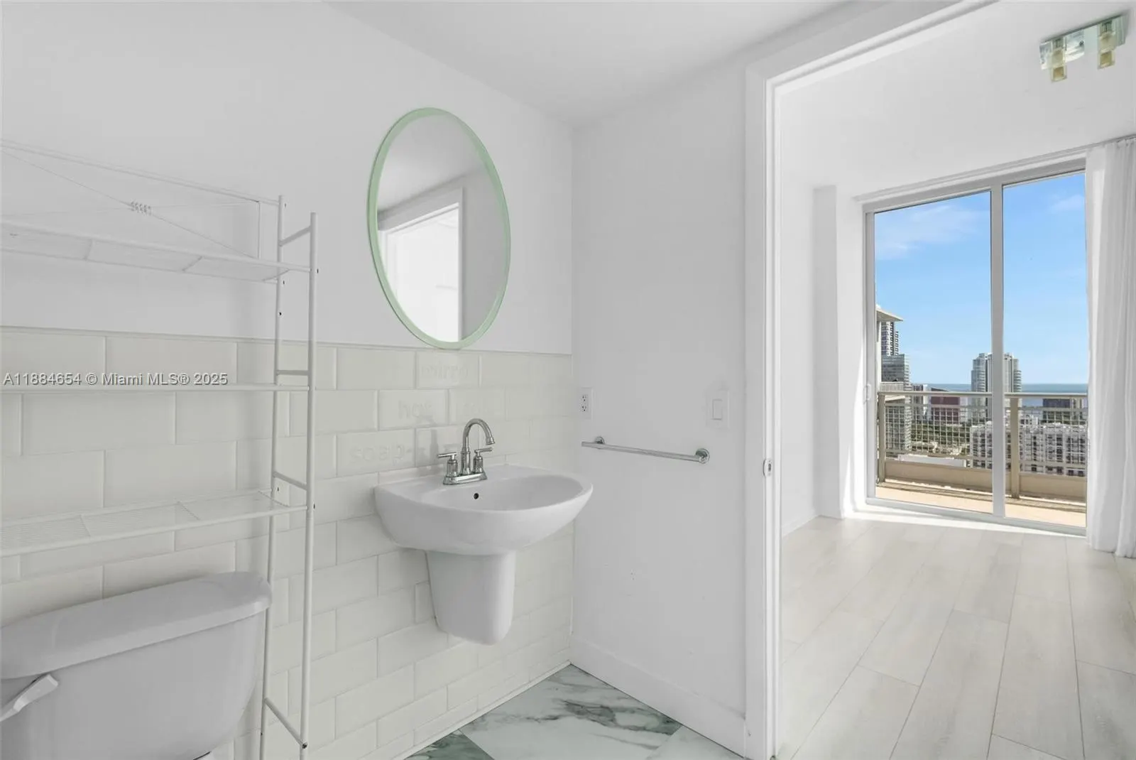 690 SW 1 CT, #PHII 19