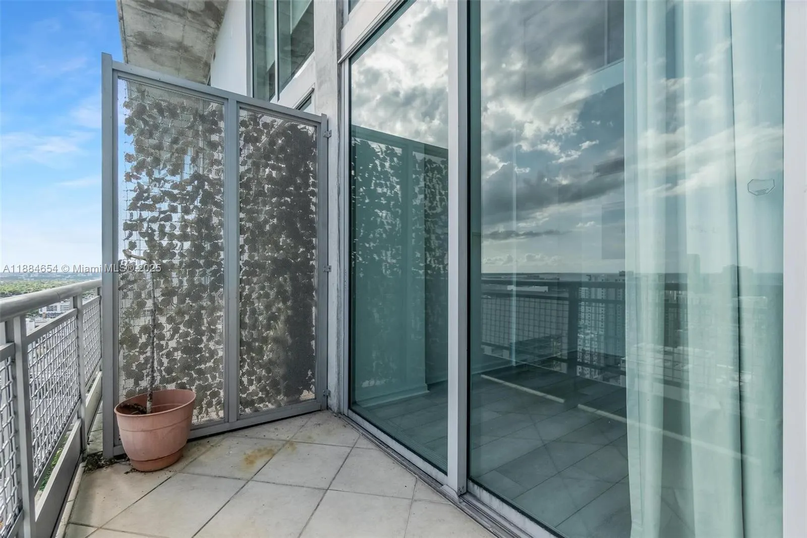 690 SW 1 CT, #PHII 19