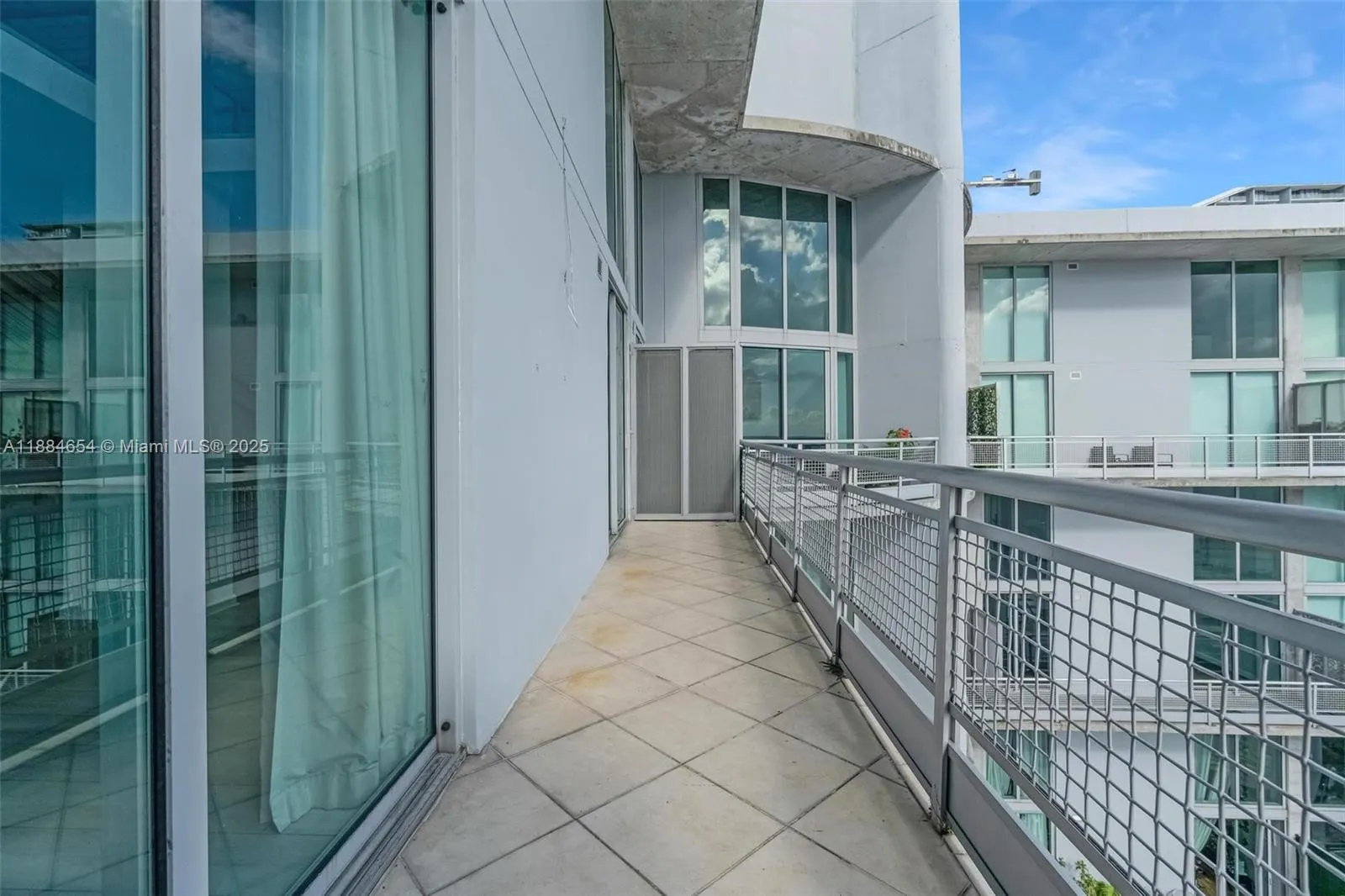 690 SW 1 CT, #PHII 19