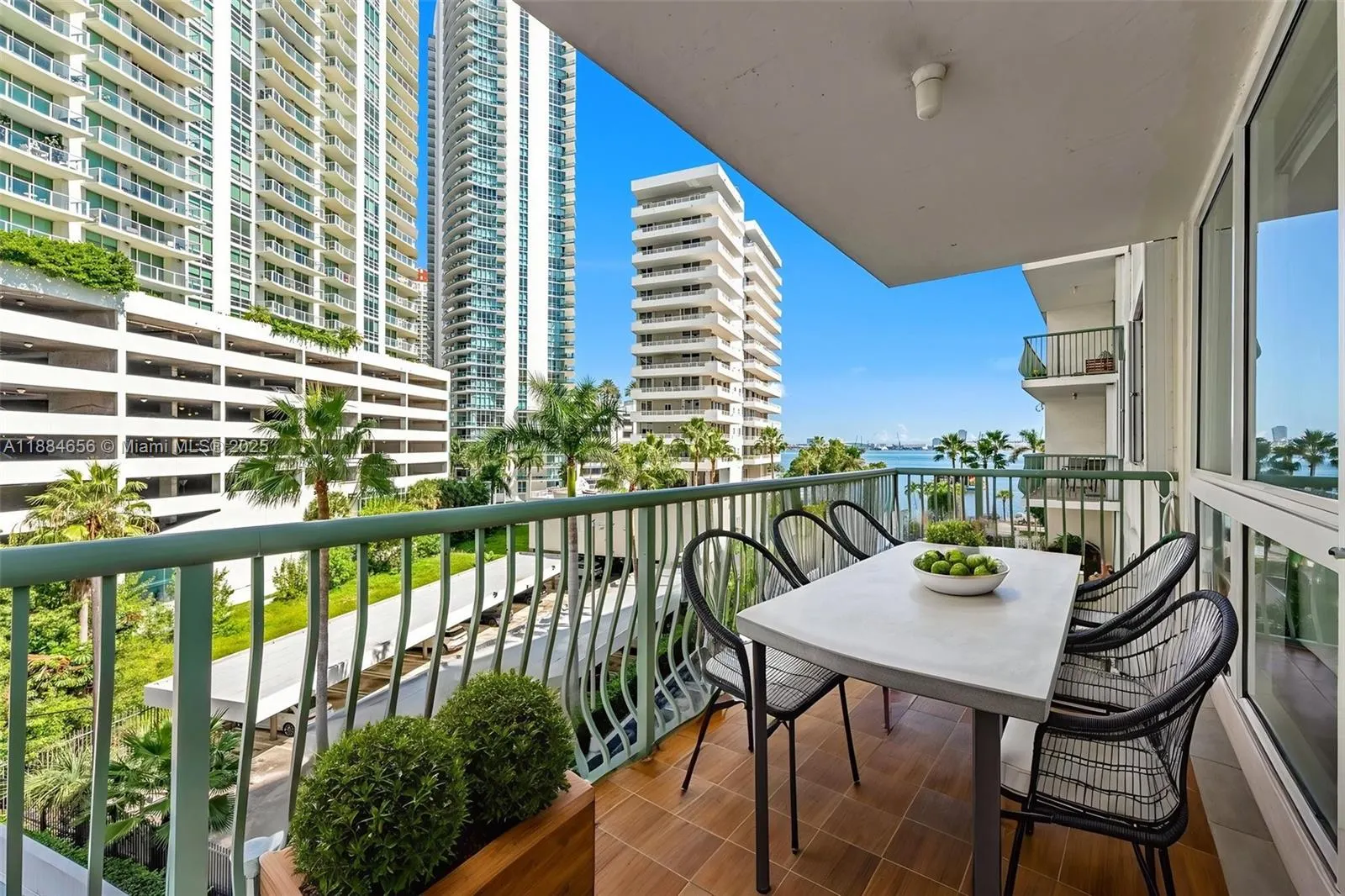 1408 Brickell Bay Dr, #518