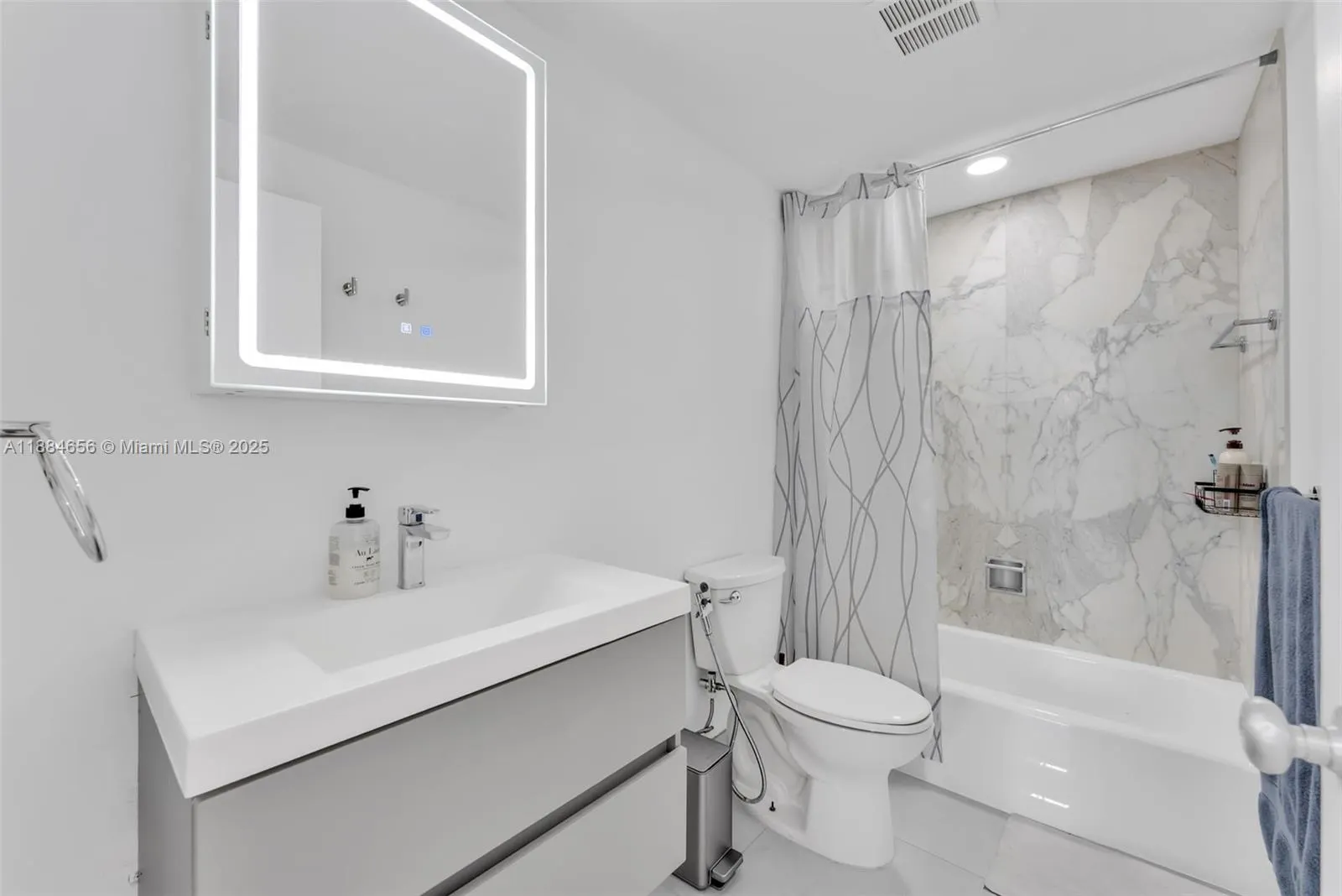 1408 Brickell Bay Dr, #518