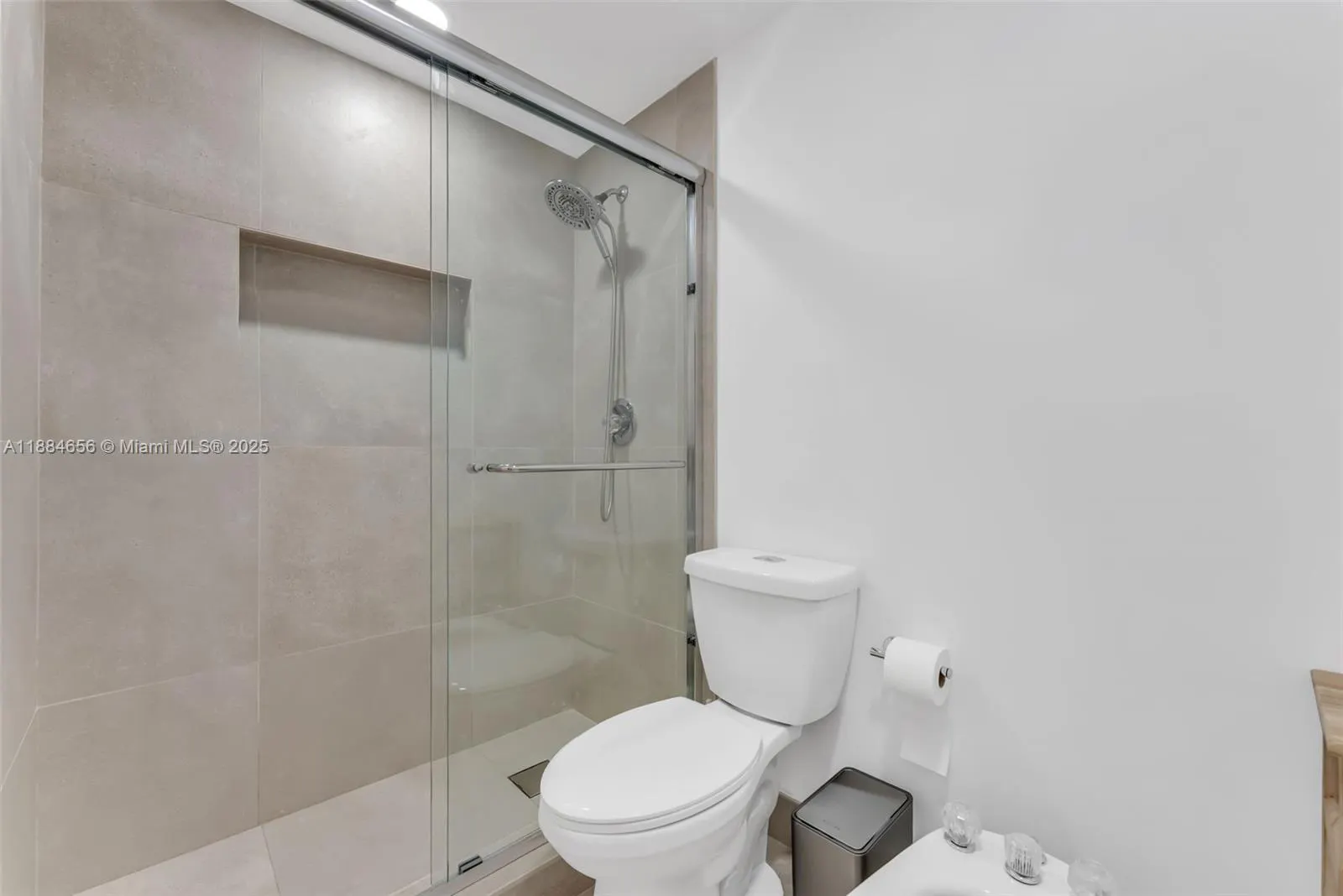 1408 Brickell Bay Dr, #518
