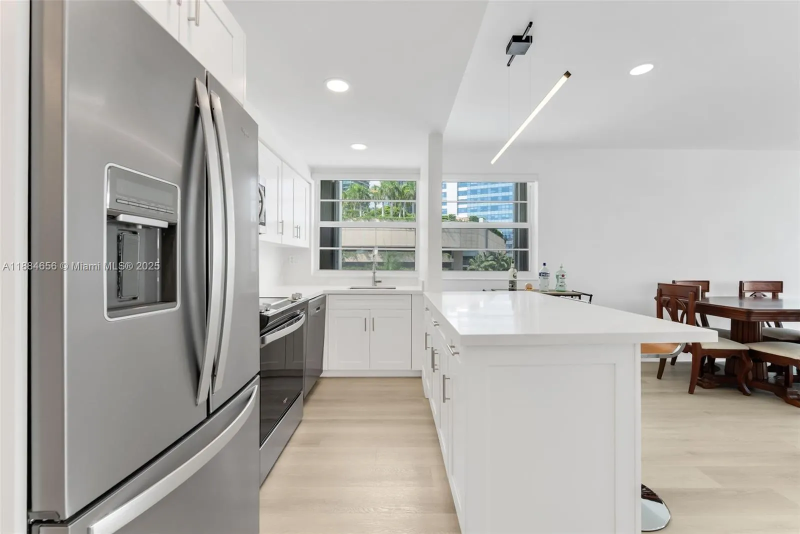 1408 Brickell Bay Dr, #518