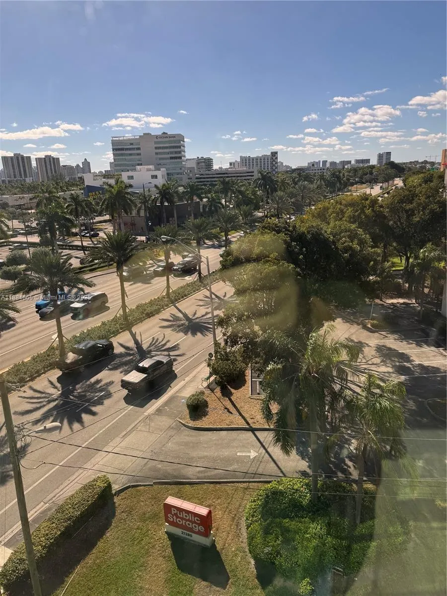 21290 Biscayne Blvd, #408