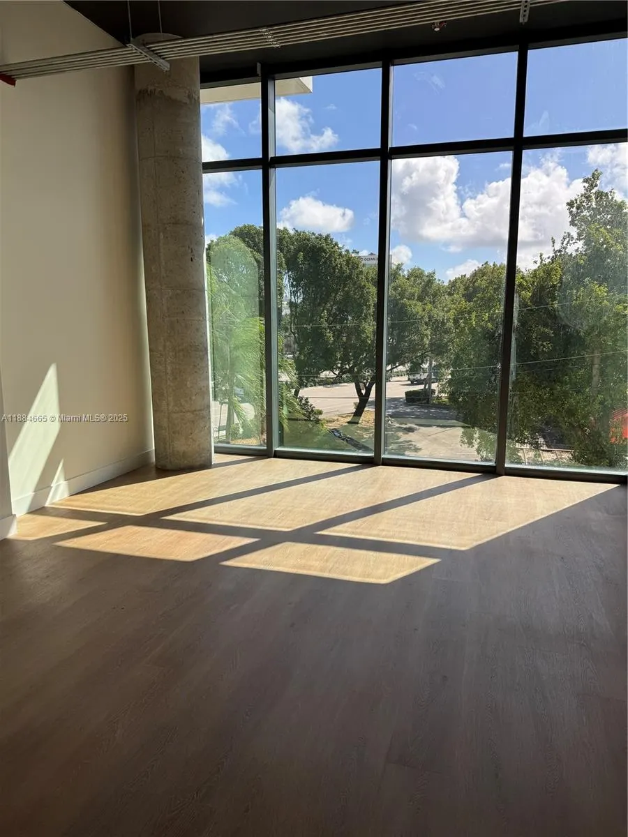 21290 Biscayne Blvd, #408