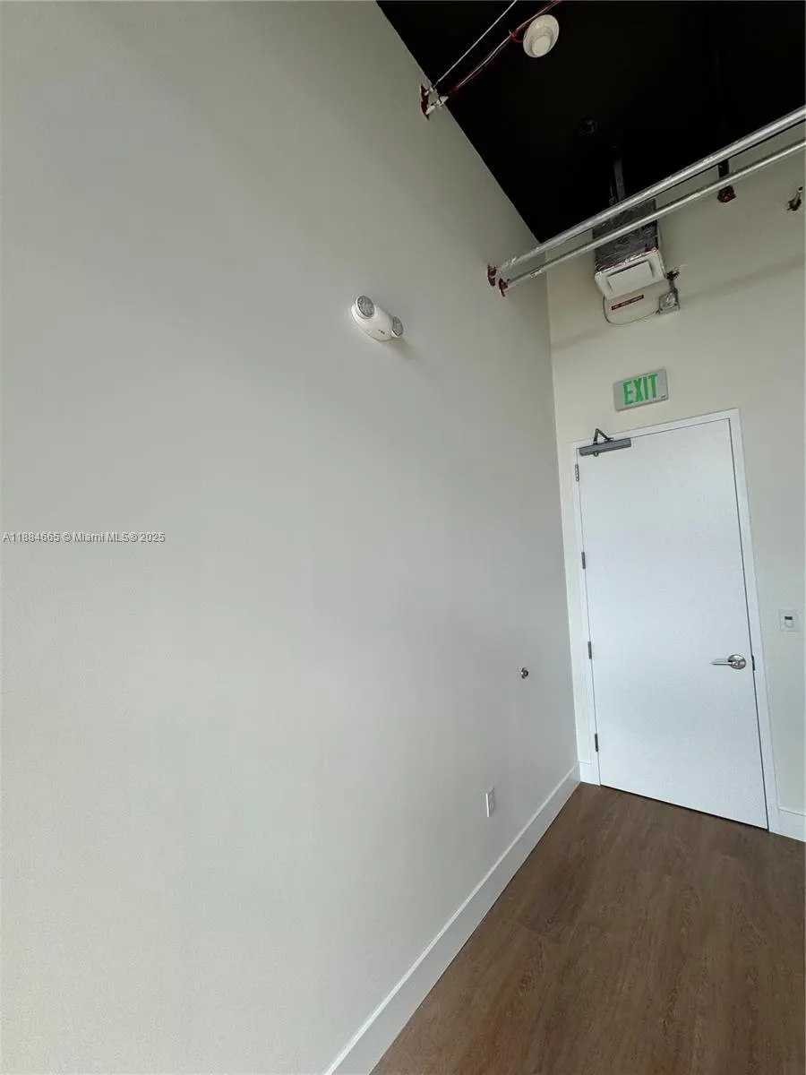 21290 Biscayne Blvd, #408