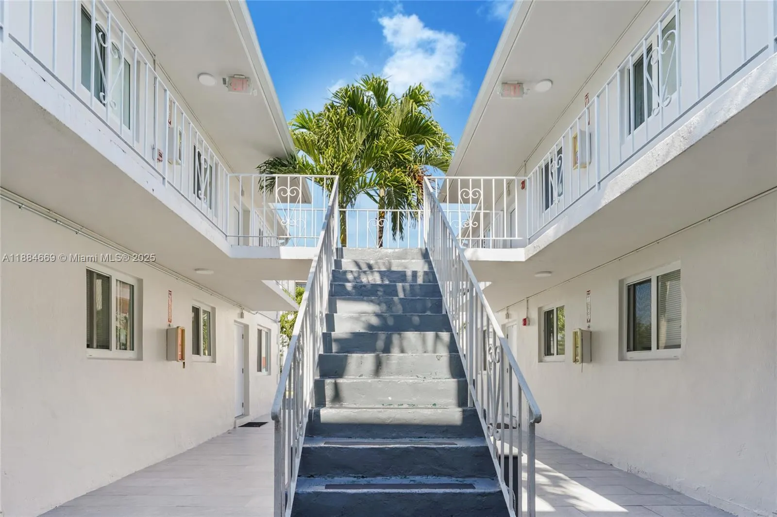 1630 NW 18th St, #12