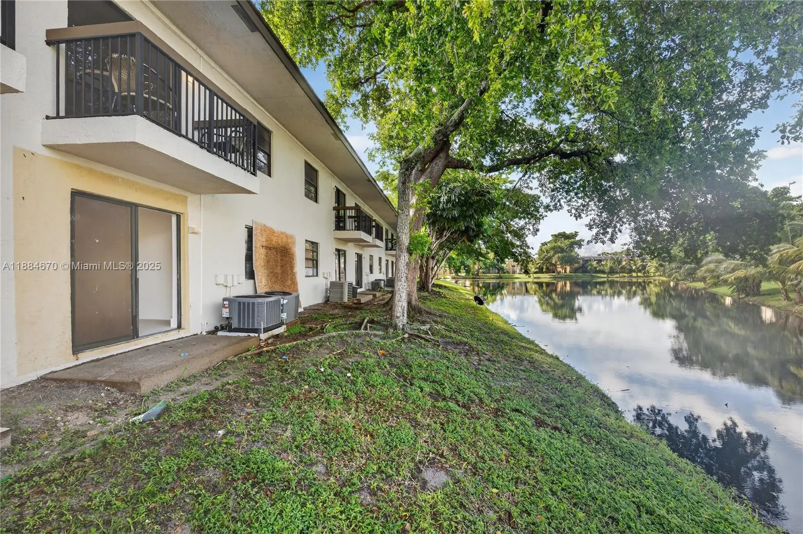 4198 Lakeside Dr, #4198