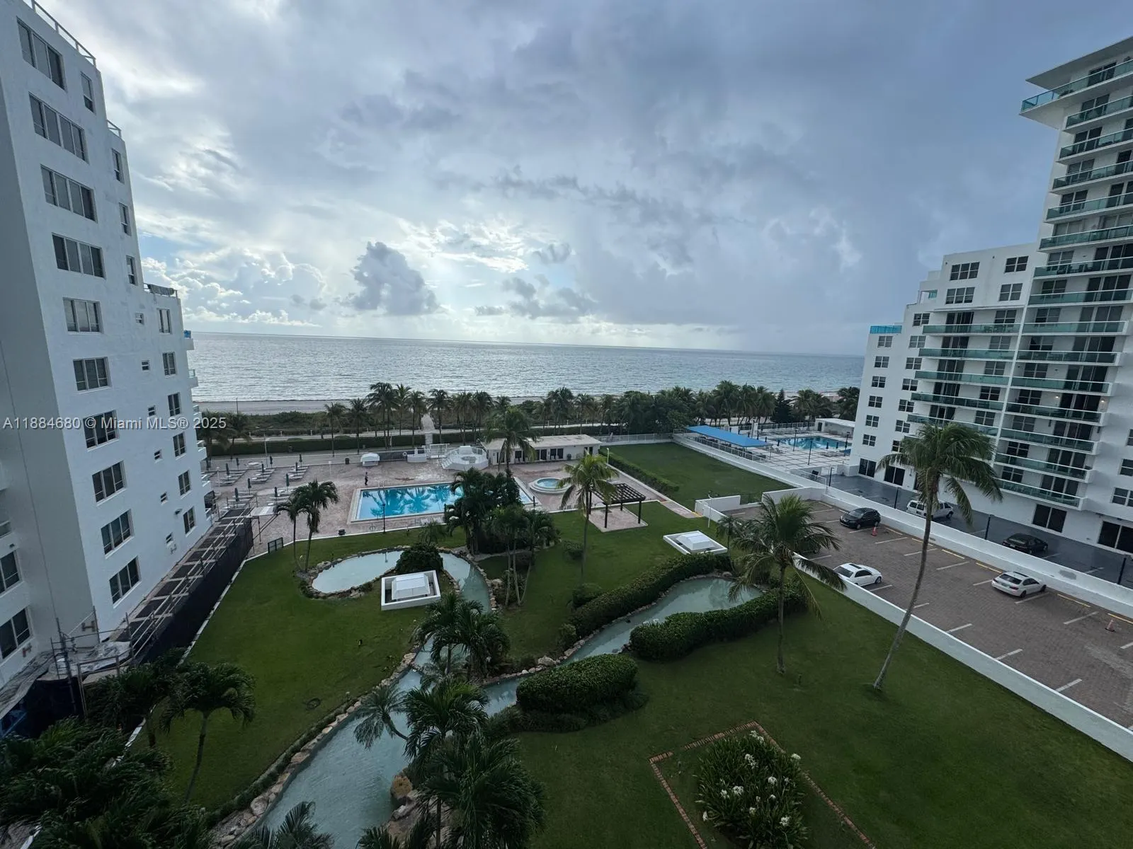 5005 Collins Ave, #714