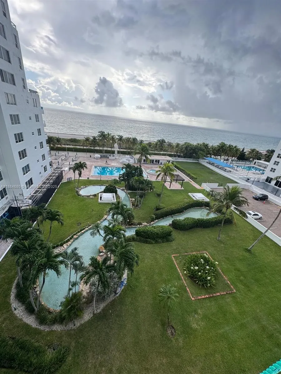 5005 Collins Ave, #714
