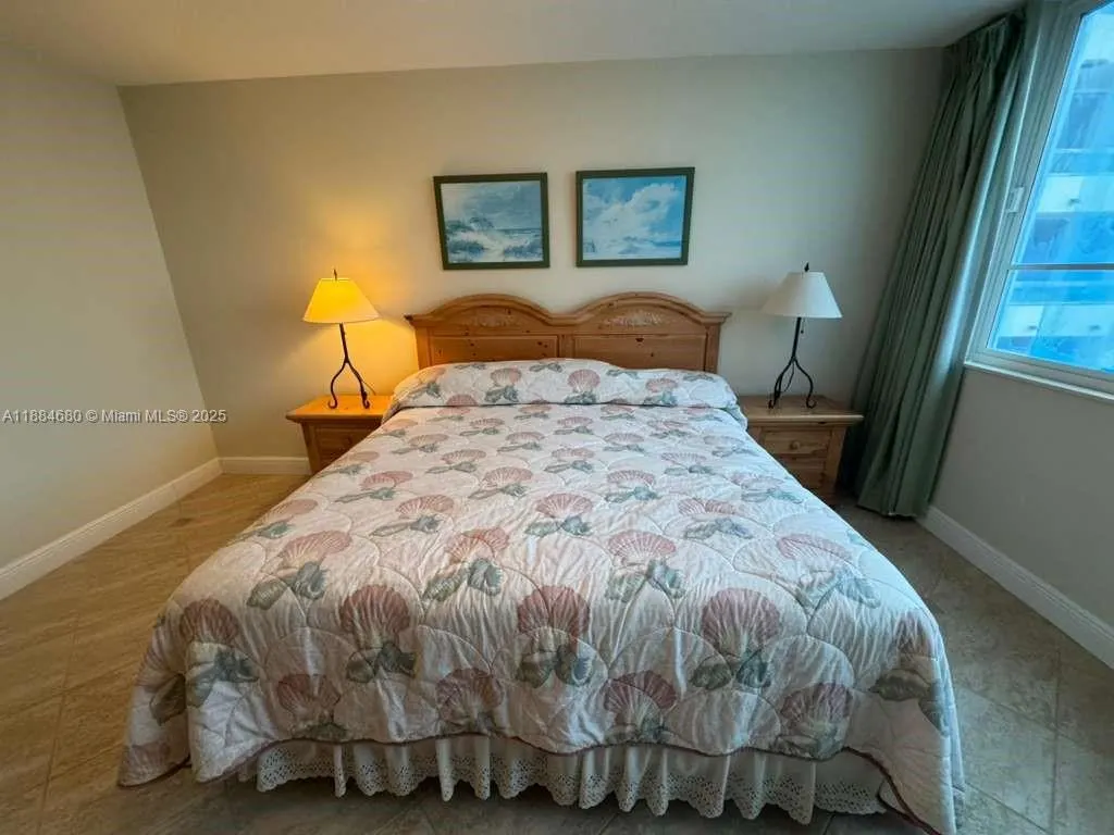 5005 Collins Ave, #714