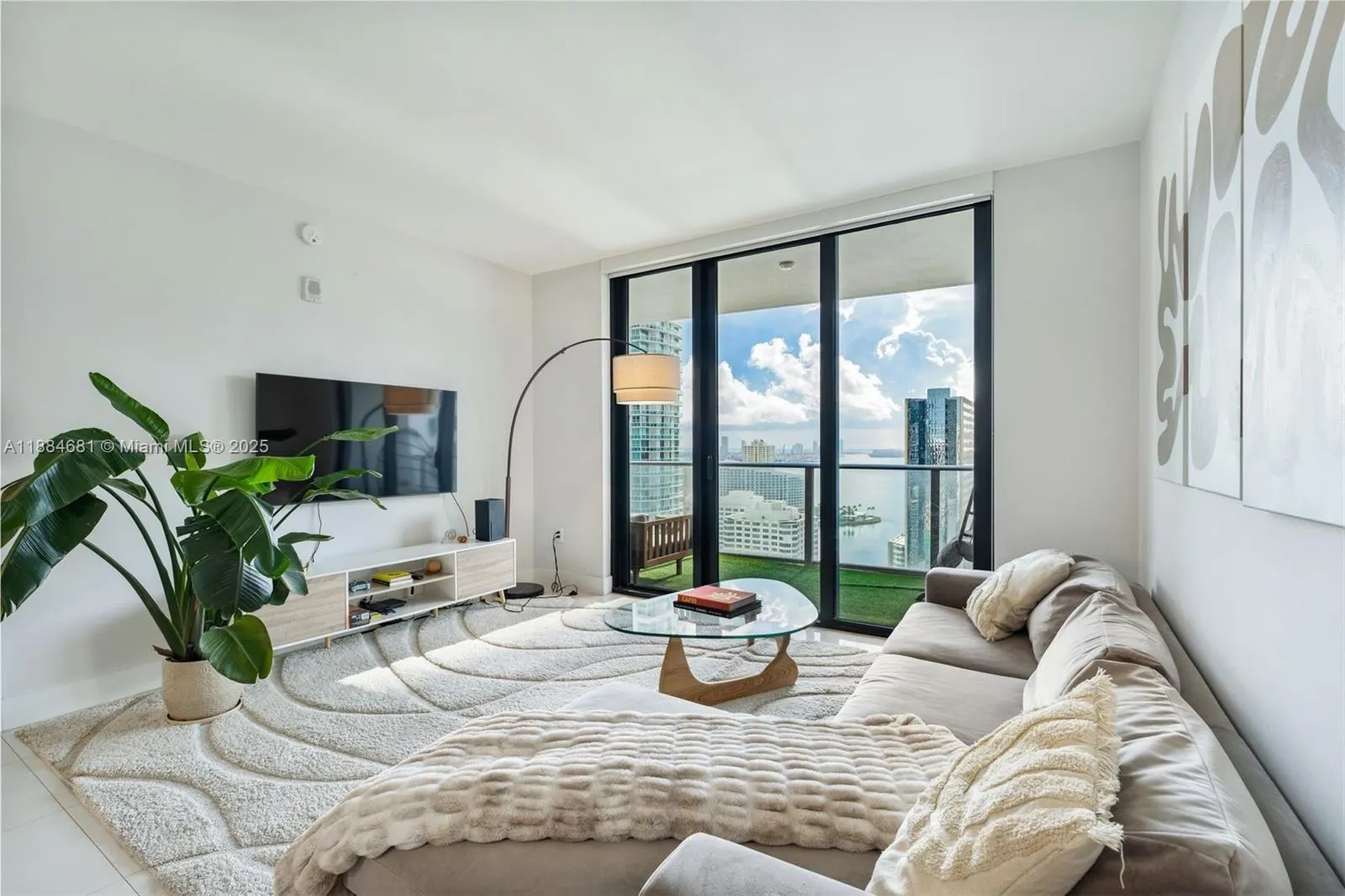 1010 Brickell Ave, #3004