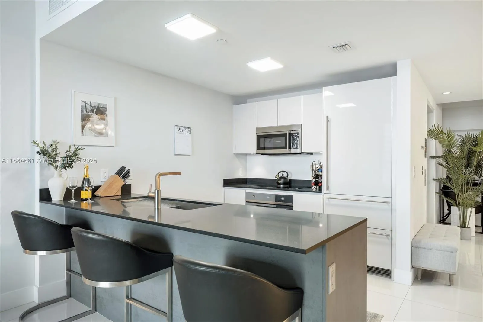 1010 Brickell Ave, #3004