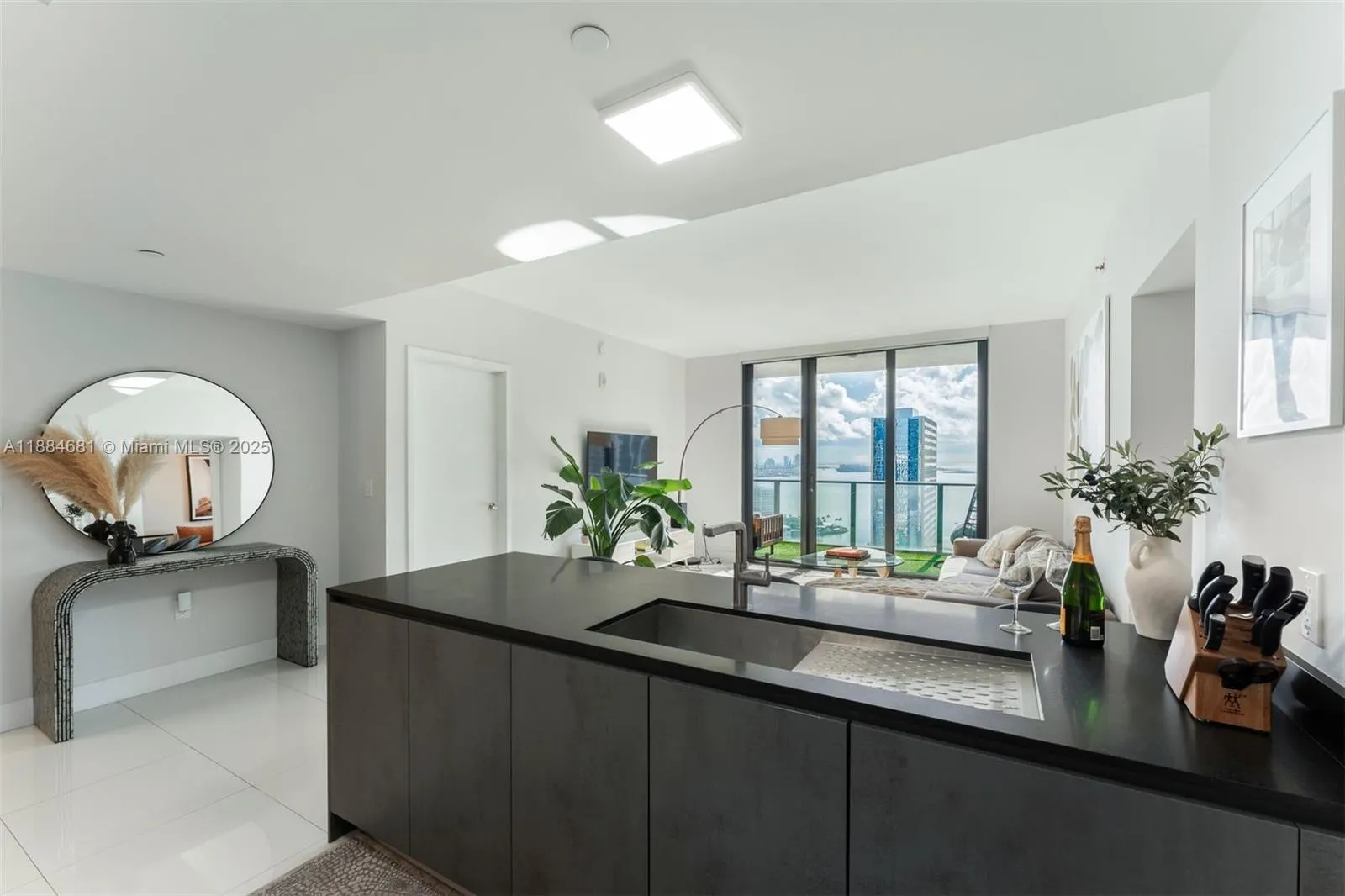 1010 Brickell Ave, #3004