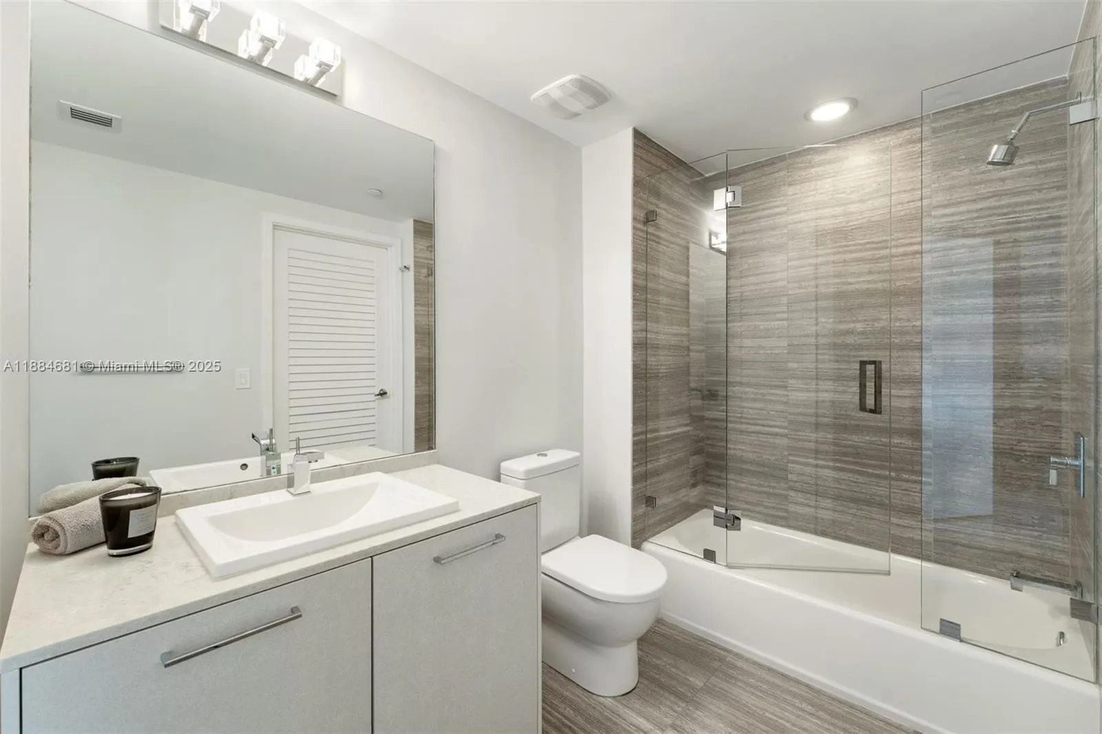 1010 Brickell Ave, #3004