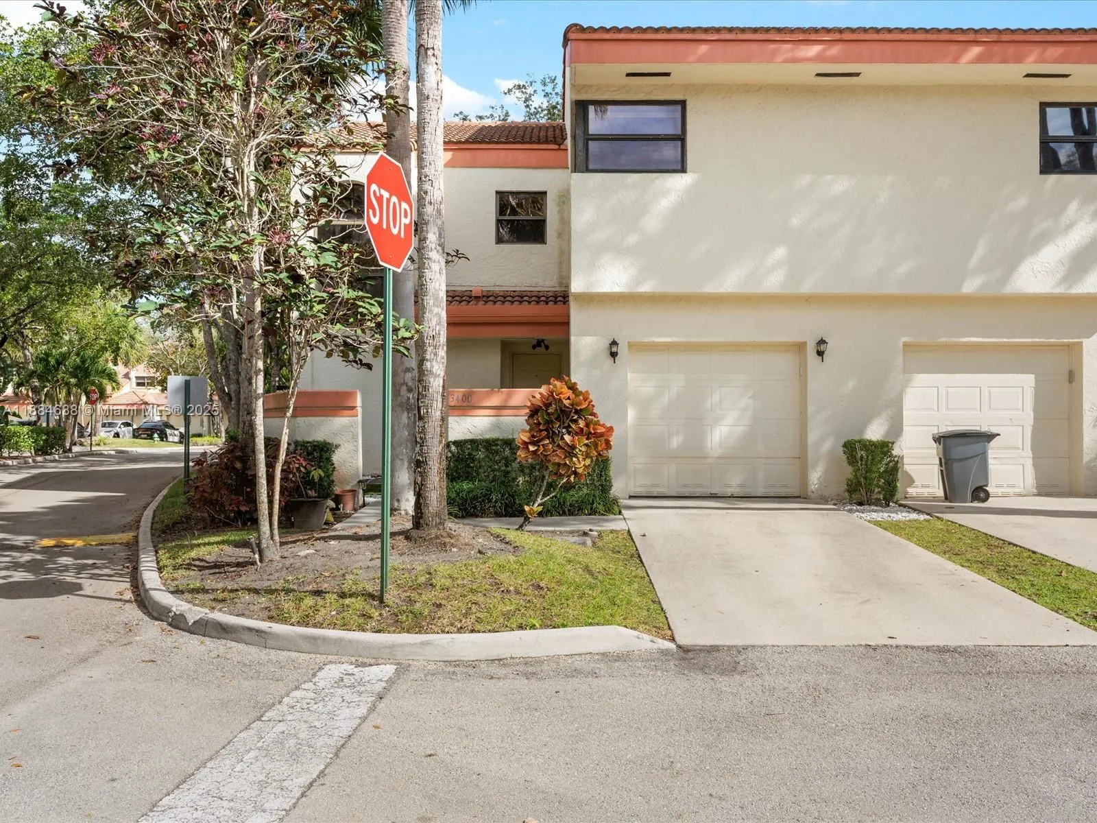 3400 Emerald Oaks Dr, #801