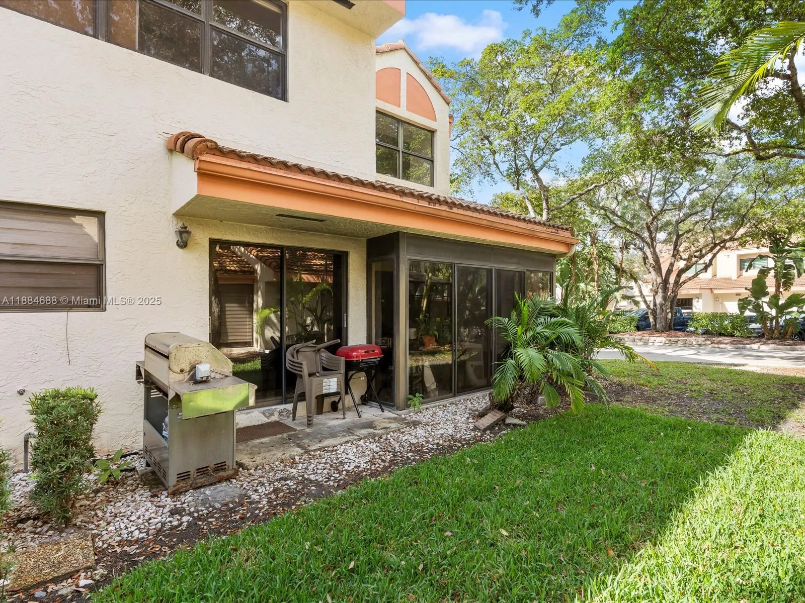 3400 Emerald Oaks Dr, #801