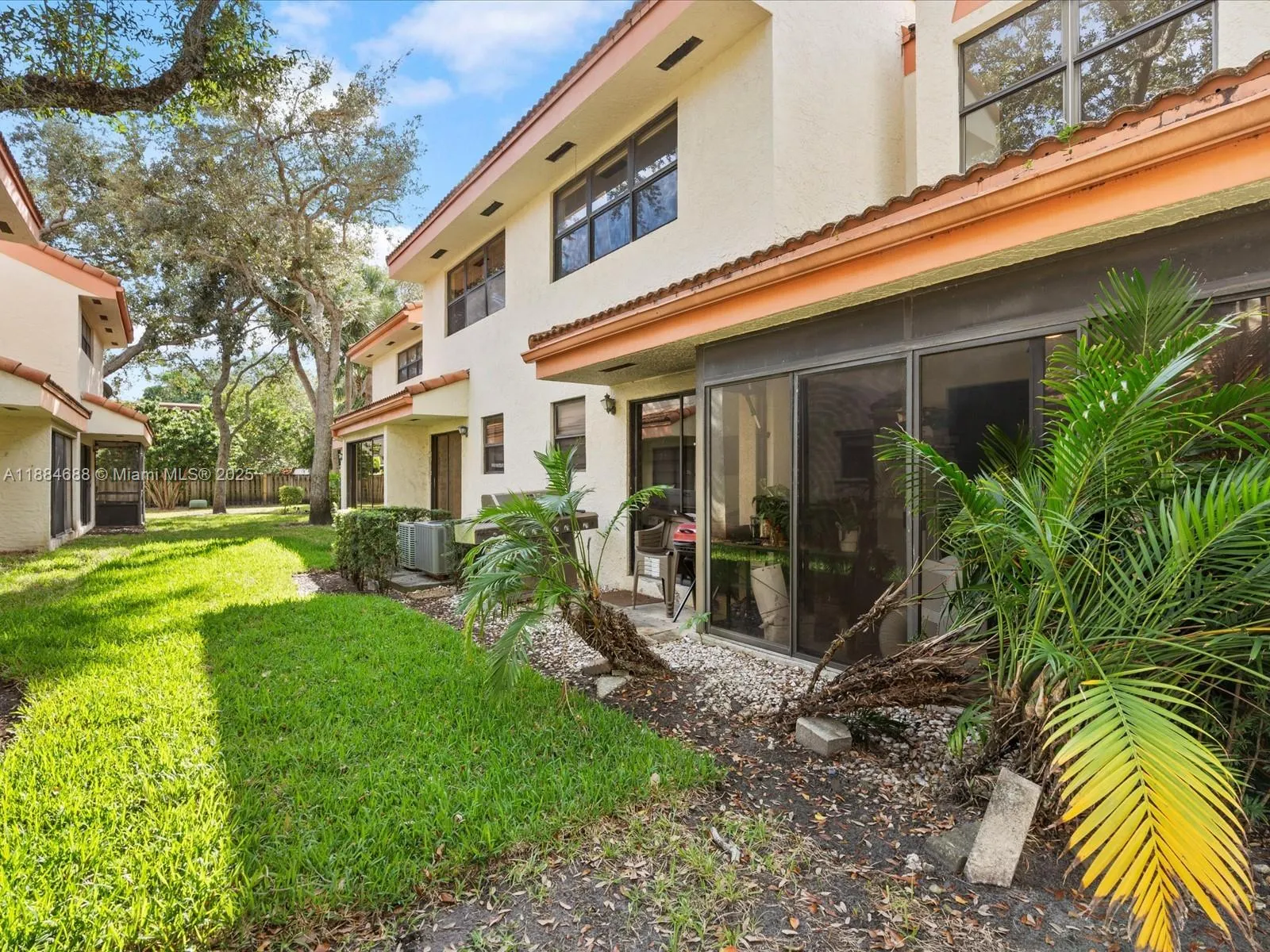 3400 Emerald Oaks Dr, #801