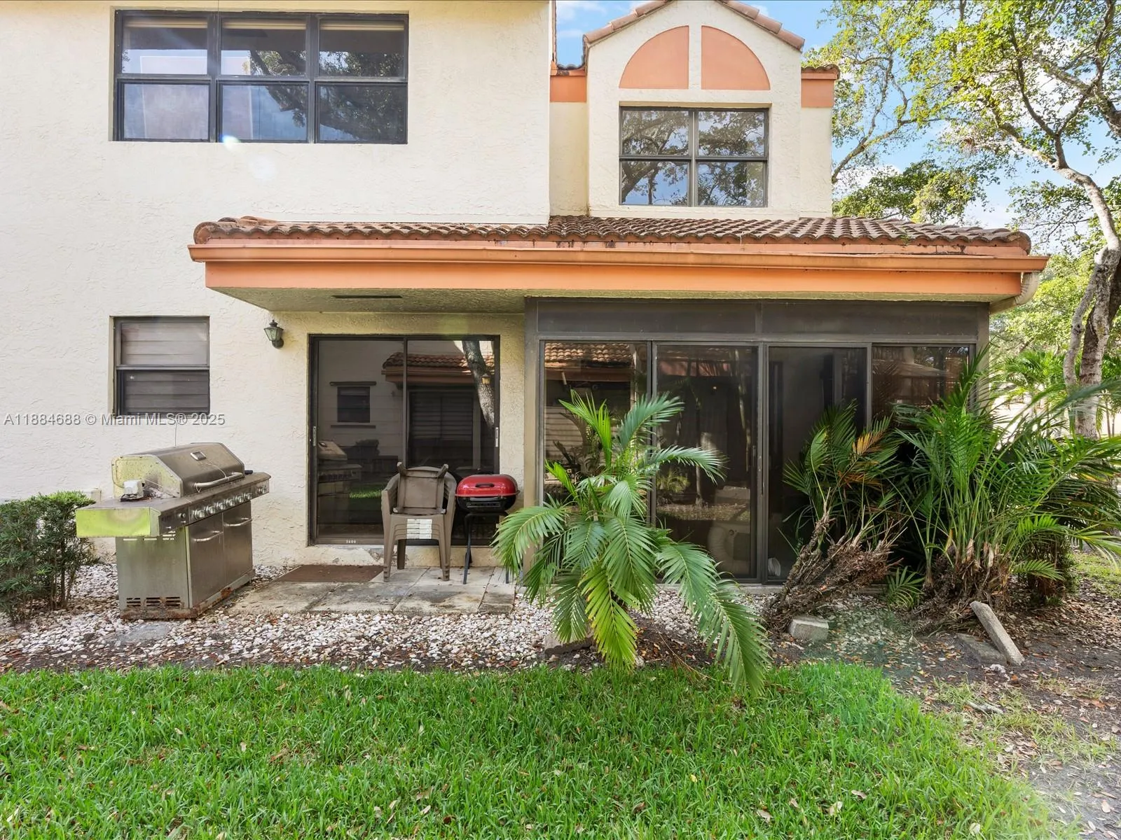 3400 Emerald Oaks Dr, #801