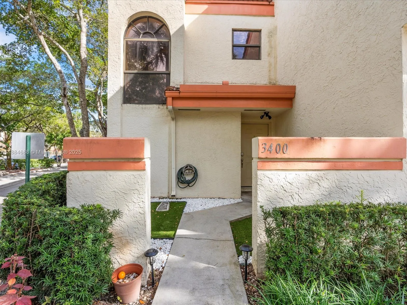 3400 Emerald Oaks Dr, #801