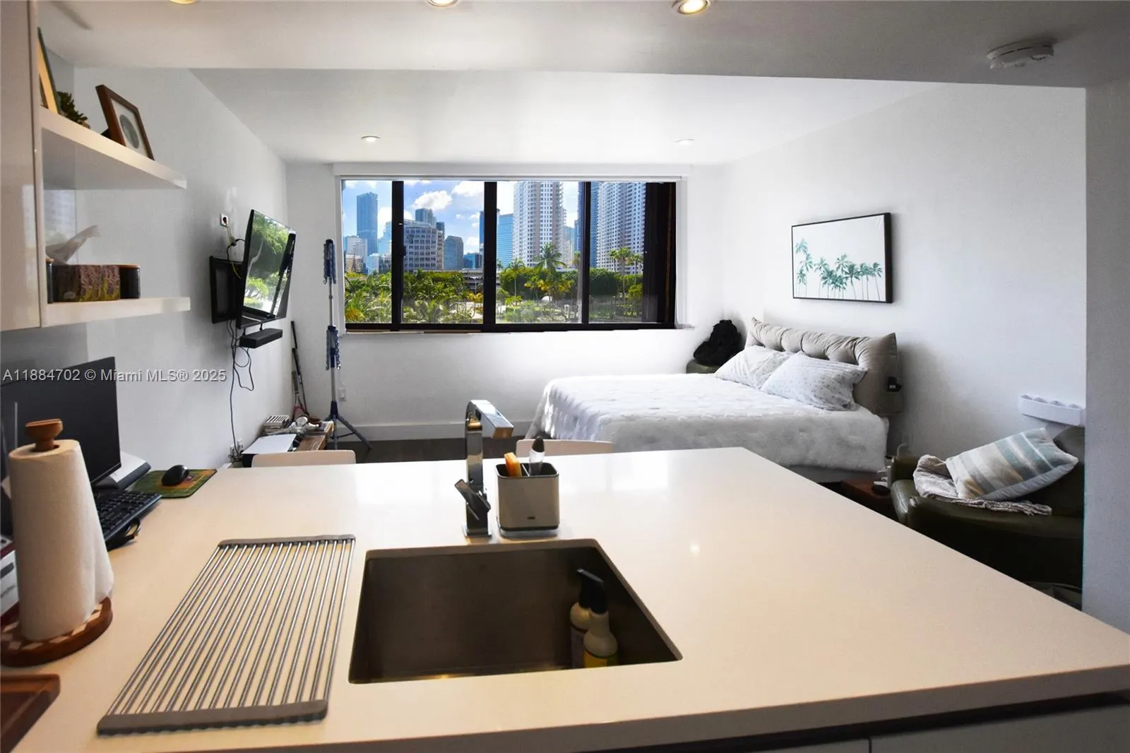 540 Brickell Key Dr, #507