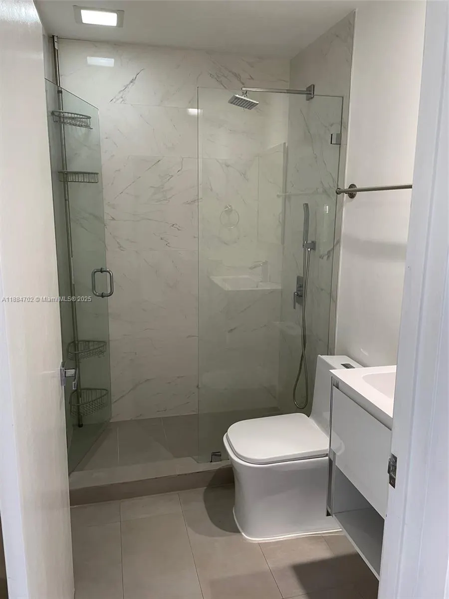 540 Brickell Key Dr, #507