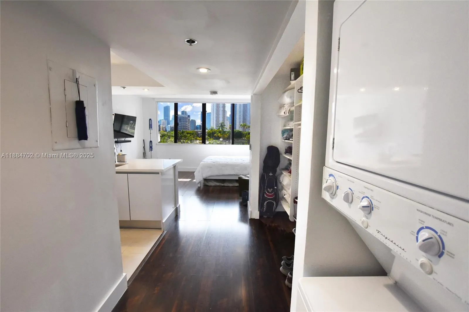 540 Brickell Key Dr, #507